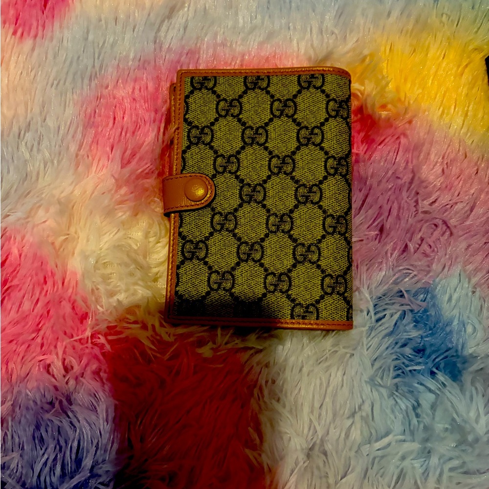 New Gucci passport wallet without tags , haven’t used it